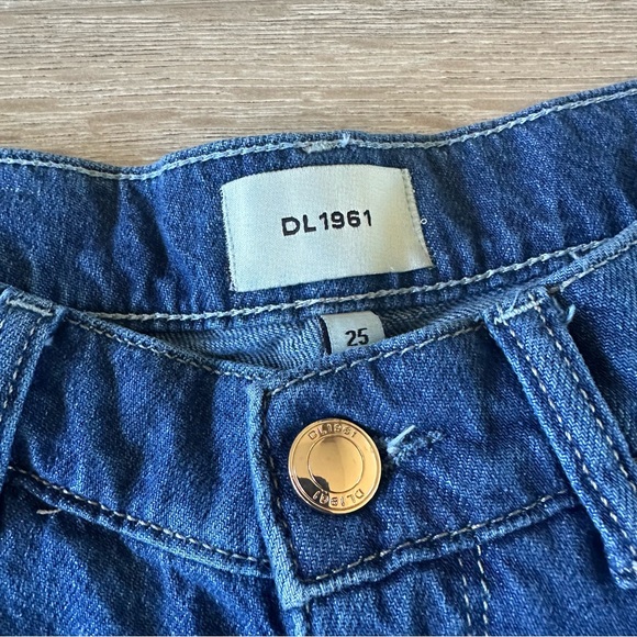 DL1961 Isabel Wide Leg Jeans 32” Mid Rise North Beach Wash Sz 25 - Picture 12 of 15